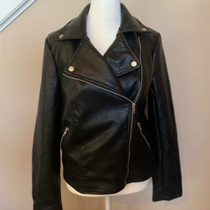 Forever 21 women’s leather jacket (medium)